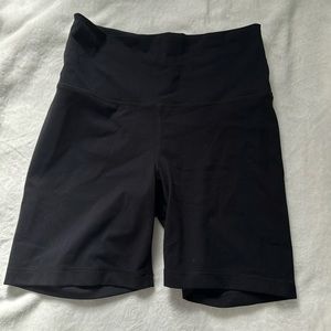 Yogalicious 6” shorts